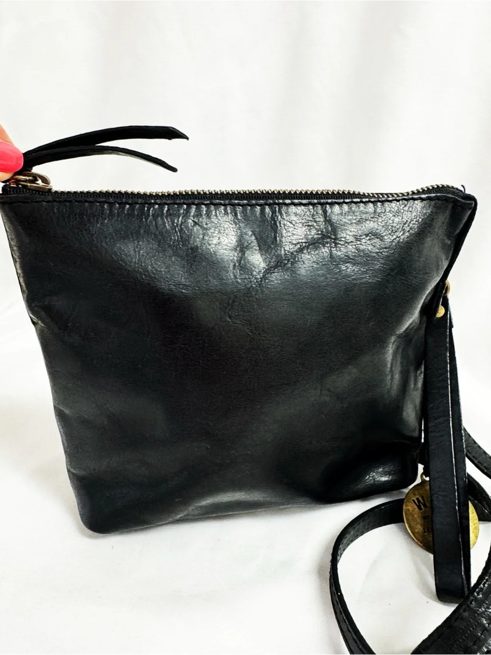 WILL LEATHER GOODS Milan Topzip crossbody bag made of black Italian leather.